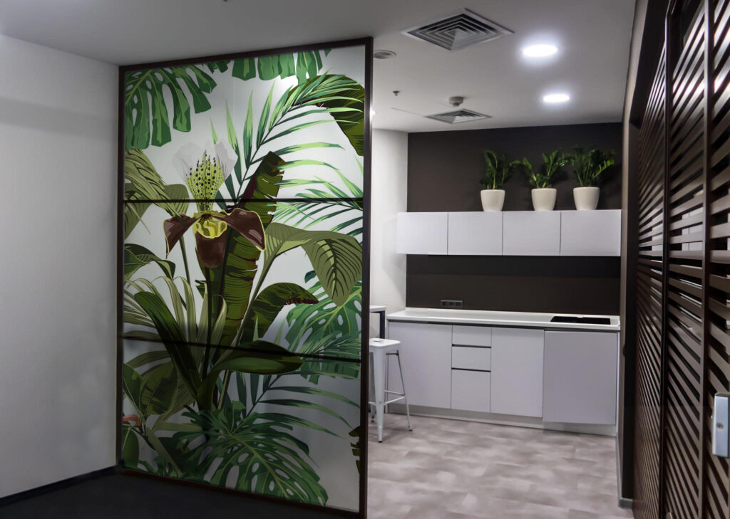 Printed glass partition